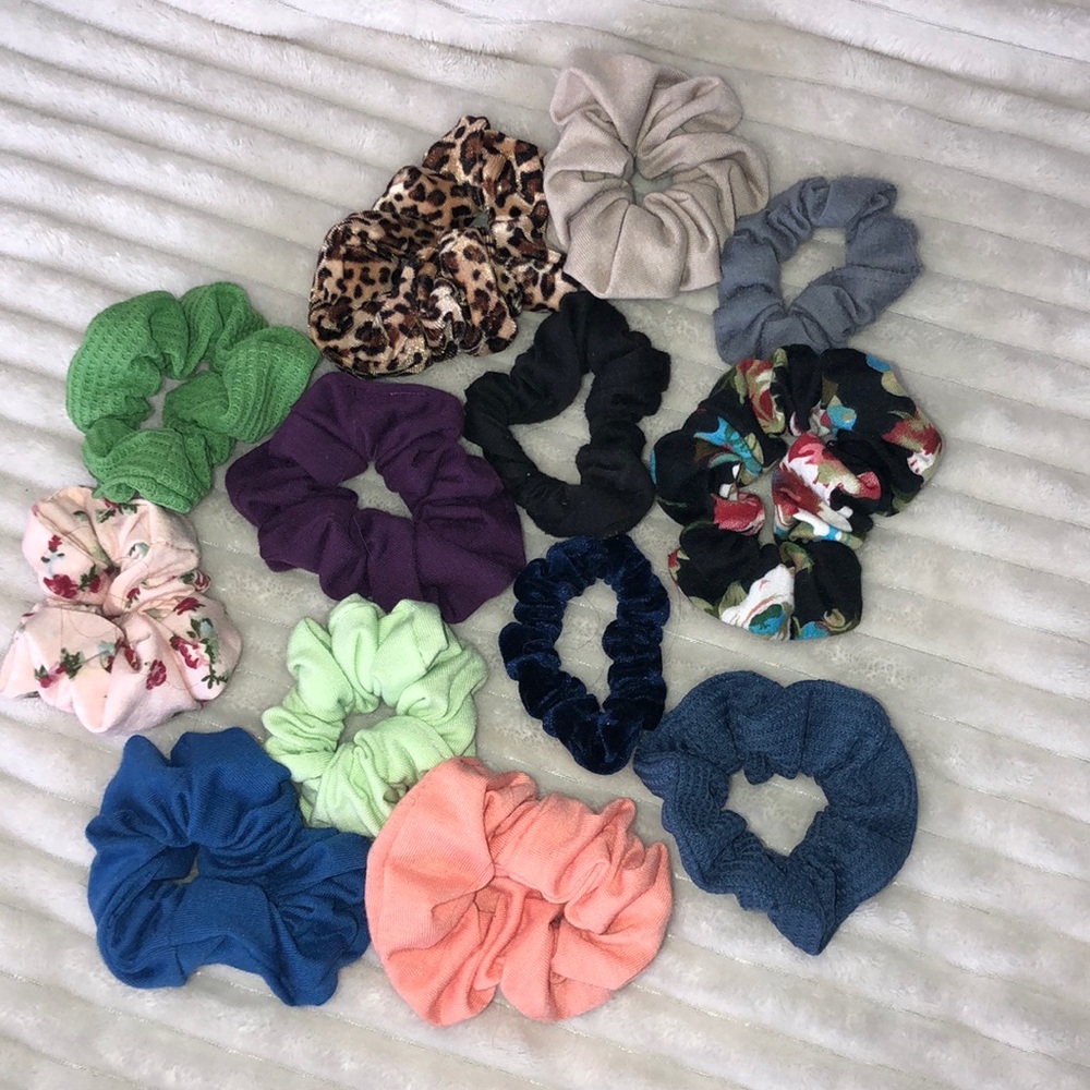 🛍Bundle of Scrunchies🛍